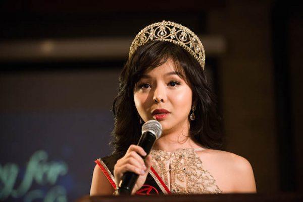 Miss World Canada Anastasia Lin speaks to her supporters at an event in her honour at the Spoke Club in downtown Toronto on Dec. 15, 2015. (Matthew Little/Epoch Times)