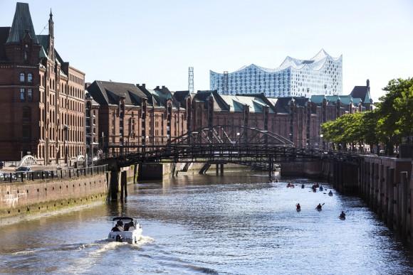 The Alster river, with the top of the Elbphilharmonie concert hall in the background. (Hamburg Marketing)