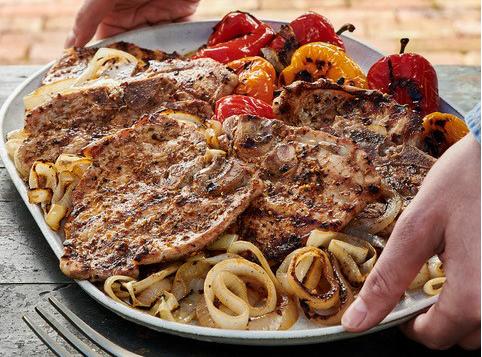 Fennel and Garlic Pork Chops With Sweet Peppers and Onions