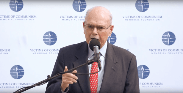 Lee Edwards, Chairman of the Victims of Communism Memorial Foundation, at wreath-laying ceremony at Monument of Victims of Communism in Washington, D.C., 2019. (Kitty Wang/NTD)