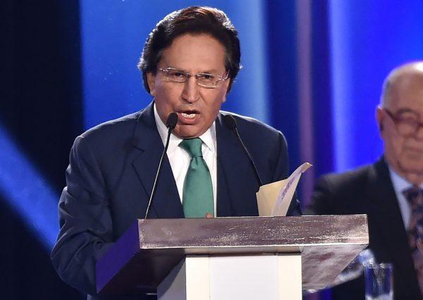 Former Peruvian President (2001-2006) and presidential candidate for the Peru Posible (Possible Peru) party, Alejandro Toledo, participates in a televised debate organized by the Peruvian National Electoral Jury in Lima on April 3, 2016. (Cris Bouroncle/AFP/Getty Images)