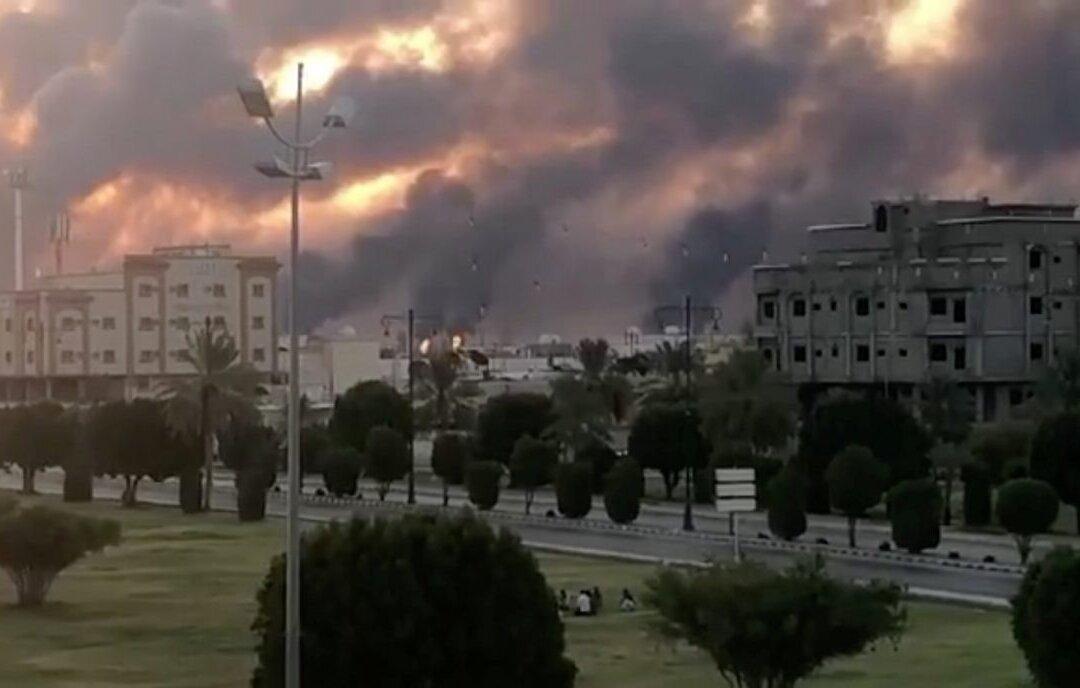 Trump Says US ‘Locked and Loaded’ After Saudi Attack Amid Oil Price Surge