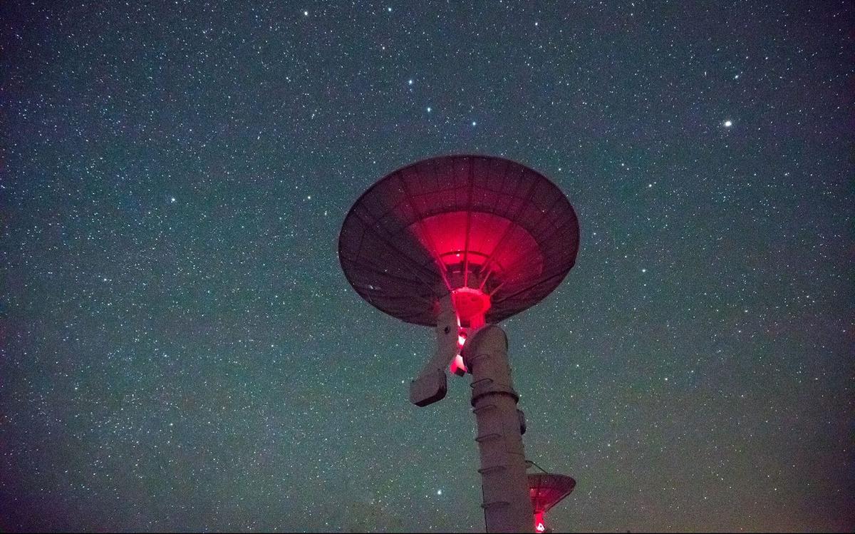 Mysterious Radio Signals From the Center of the Milky Way Detected