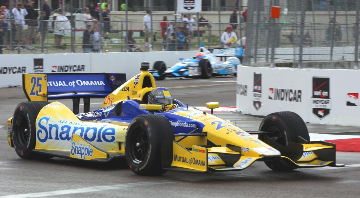 Marco Andretti in the #25 Snapple Andretti Autsport Dallara-Honda used the same set of red tires for Q2 and Q3, to save a set for race day. (Chris Jasurek/Epoch Times)
