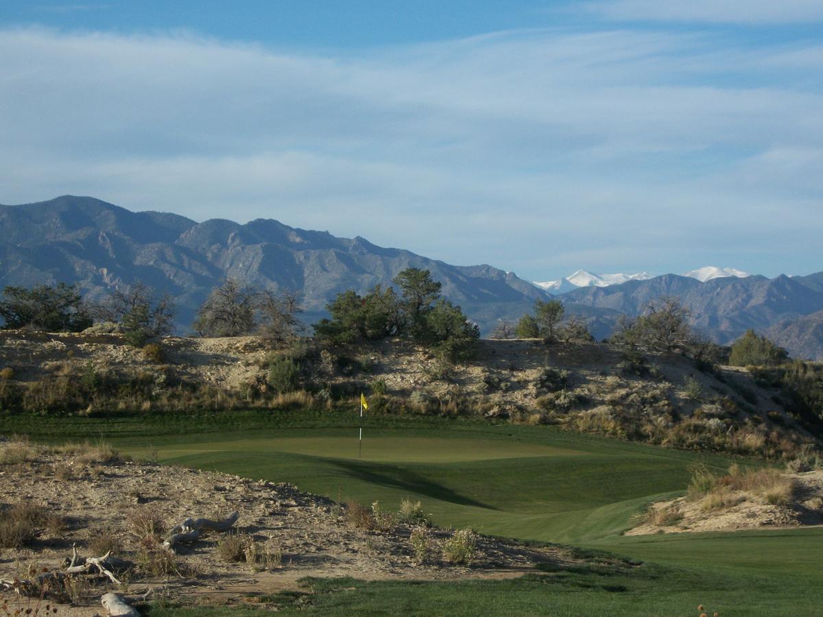 The 18th hole at Four Mile Ranch