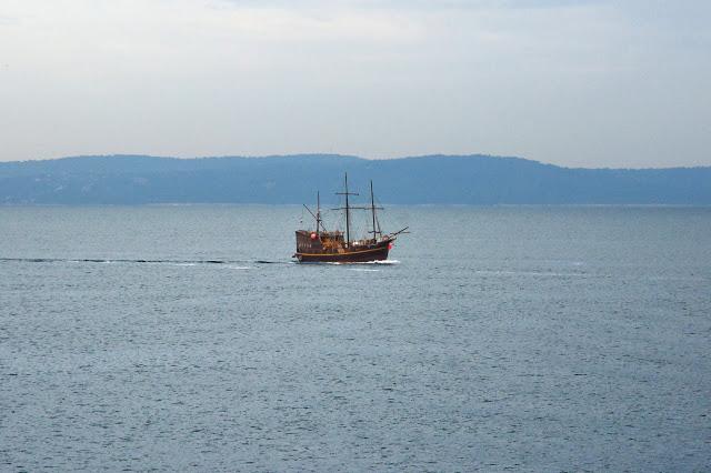 A ship near Split (Tomasz Lisowski, Adventurous Travels)