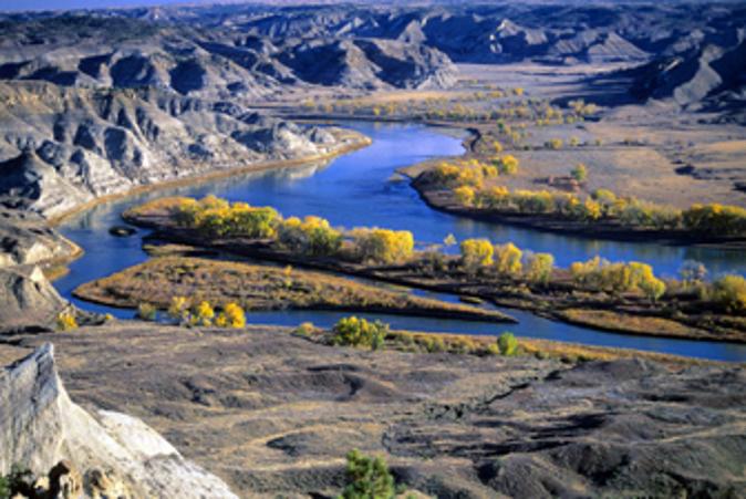 The pretty Missouri river (Laurie Gough, Go Nomad)