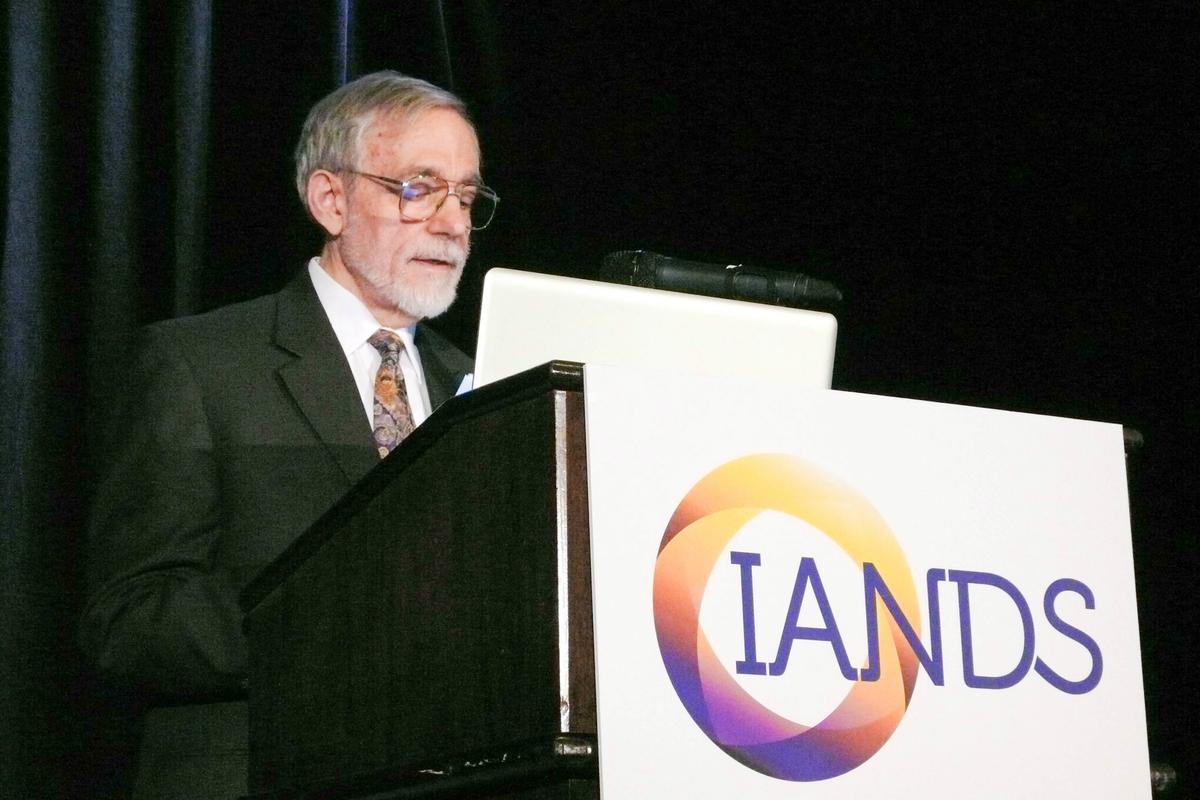 Robert Mays speaks at the International Association for Near-Death Studies (IANDS) 2014 Conference in Newport Beach, Calif., on Aug. 29, 2014. (Tara MacIsaac/Epoch Times)