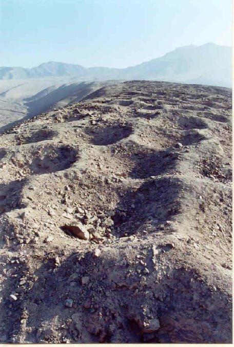The mysterious holes of Pisco Valley, Peru. (<a href="https://ssl.panoramio.com/photo/40309854" target="_blank">Bruno7/Panramio</a>, <a href="http://creativecommons.org/licenses/by/3.0/" target="_blank">CC BY</a>)