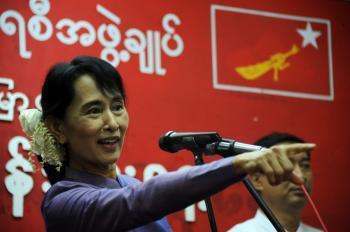 <a href="https://www.theepochtimes.com/assets/uploads/2015/07/109100572_Burma_2_medium.jpg"><img class="size-medium wp-image-121075" title="Aung San Suu Kyi, a pro-democracy advocate in Burma delivers a speech in honor of her father's birthday. (Soe Than Win/AFP/Getty Images)" src="https://www.theepochtimes.com/assets/uploads/2015/07/109100572_Burma_2_medium.jpg" alt="Aung San Suu Kyi, a pro-democracy advocate in Burma delivers a speech in honor of her father's birthday. (Soe Than Win/AFP/Getty Images)" width="320"/></a>