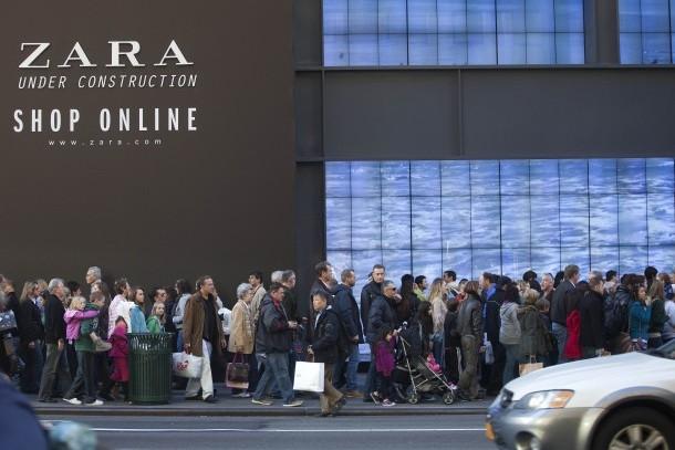 <a href="https://www.theepochtimes.com/assets/uploads/2015/07/134097833.jpg"><img class="size-medium wp-image-149673" title=""Black Friday" Marks Start Of Holiday Shopping Season" src="https://www.theepochtimes.com/assets/uploads/2015/07/134097833.jpg" alt="" width="350" height="233"/></a>