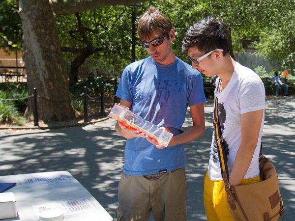 <a href="https://www.theepochtimes.com/assets/uploads/2015/07/20120725_TINY+Aaron+Jackson_Chasteen_IMG_1973.jpg"><img class="size-large wp-image-284380" title="Jackson holds a display of dead tapeworms as he explains to a passerby how a $1 donation would help de-worm 67 infected children in Haiti. (Benjamin Chasteen/The Epoch Times)" src="https://www.theepochtimes.com/assets/uploads/2015/07/20120725_TINY+Aaron+Jackson_Chasteen_IMG_1973-600x450.jpg" alt="Jackson holds a display of dead tapeworms as he explains to a passerby how a $1 donation would help de-worm 67 infected children in Haiti. (Benjamin Chasteen/The Epoch Times)" width="590" height="442"/></a>