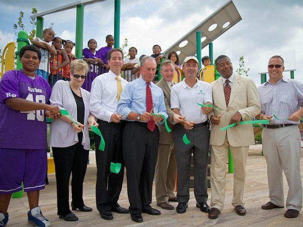 <a href="https://www.theepochtimes.com/assets/uploads/2015/07/20120806_Rockaway+Park+_Chasteen_IMG_4020.jpg"><img class="size-large wp-image-276025" title="New York City Mayor Bloomberg" src="https://www.theepochtimes.com/assets/uploads/2015/07/20120806_Rockaway+Park+_Chasteen_IMG_4020-600x450.jpg" alt="New York City Mayor Bloomberg" width="590" height="442"/></a>