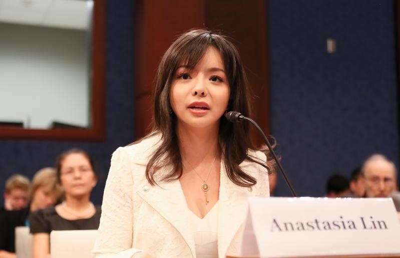 Anastasia Lin, Toronto-based actress and 2015 Miss World Canada, testifies on religious persecution in China before the Congressional Executive Commission on China, in Washington on July 23, 2015. (Li Sha/Epoch Times)