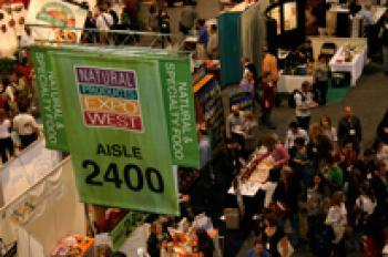 <a href="https://www.theepochtimes.com/assets/uploads/2015/07/NaturalProductsExpo2_medium.JPG"><img src="https://www.theepochtimes.com/assets/uploads/2015/07/NaturalProductsExpo2_medium.JPG" alt="Health industry professionals crowd the aisles of Expo West. (Natural Products Expo West)" title="Health industry professionals crowd the aisles of Expo West. (Natural Products Expo West)" width="320" class="size-medium wp-image-102775"/></a>