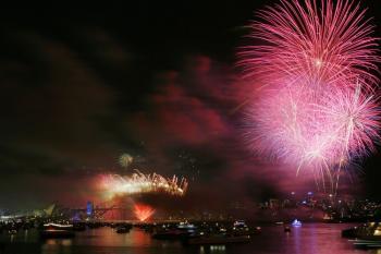 <a href="https://www.theepochtimes.com/assets/uploads/2015/07/SYDNEY_medium.jpg"><img src="https://www.theepochtimes.com/assets/uploads/2015/07/SYDNEY_medium.jpg" alt="Sydney Harbour Bridge fireworks, welcoming the New Year in 2011. (The Epoch Times)" title="Sydney Harbour Bridge fireworks, welcoming the New Year in 2011. (The Epoch Times)" width="320" class="size-medium wp-image-118066"/></a>