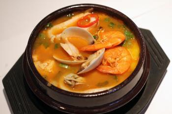 <a href="https://www.theepochtimes.com/assets/uploads/2015/07/Seafoosoup855_medium.jpg"><img class="size-medium wp-image-122849" title="SEAFOOD TOFU SOUP: Seafood soup here does not use frozen seafood, so the soup has a much better flavor.  (Rachel Tso/The Epoch Times)" src="https://www.theepochtimes.com/assets/uploads/2015/07/Seafoosoup855_medium.jpg" alt="SEAFOOD TOFU SOUP: Seafood soup here does not use frozen seafood, so the soup has a much better flavor.  (Rachel Tso/The Epoch Times)" width="320"/></a>