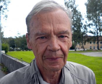 <a href="https://www.theepochtimes.com/assets/uploads/2015/07/Sweden_barbros-bild-EDITED_medium.jpg"><img src="https://www.theepochtimes.com/assets/uploads/2015/07/Sweden_barbros-bild-EDITED_medium.jpg" alt="Rolf Klang, 69, Former Teacher and Actor  (The Epoch Times)" title="Rolf Klang, 69, Former Teacher and Actor  (The Epoch Times)" width="320" class="size-medium wp-image-91739"/></a>