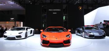<a href="https://www.theepochtimes.com/assets/uploads/2015/07/ThreeAventadors_medium.jpg"><img src="https://www.theepochtimes.com/assets/uploads/2015/07/ThreeAventadors_medium.jpg" alt=" (Courtesy Lamborghini Spa)" title=" (Courtesy Lamborghini Spa)" width="320" class="size-medium wp-image-121601"/></a>