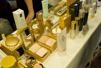 <a href="https://www.theepochtimes.com/assets/uploads/2015/07/_BeautyFair_medium.jpg"><img src="https://www.theepochtimes.com/assets/uploads/2015/07/_BeautyFair_medium.jpg" alt="Vagosang makes organic products that have earned a reputation for excellence in the U.S.too. (Jerry Zhou/Epoch Times)" title="Vagosang makes organic products that have earned a reputation for excellence in the U.S.too. (Jerry Zhou/Epoch Times)" width="320" class="size-medium wp-image-103068"/></a>