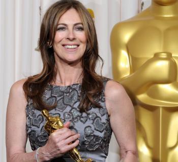 <a href="https://www.theepochtimes.com/assets/uploads/2015/07/bigelow97524581_medium.jpg"><img src="https://www.theepochtimes.com/assets/uploads/2015/07/bigelow97524581_medium.jpg" alt="Kathryn Bigelow celebrates winning the best director Oscar during the 82nd Academy Awards. (Mark Ralston/AFP/Getty Images)" title="Kathryn Bigelow celebrates winning the best director Oscar during the 82nd Academy Awards. (Mark Ralston/AFP/Getty Images)" width="320" class="size-medium wp-image-101269"/></a>