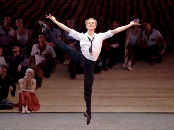 <a href="https://www.theepochtimes.com/assets/uploads/2015/07/brightstream21.jpg"><img class="size-large wp-image-244023" title="American Ballet Theatre Bright Stream" src="https://www.theepochtimes.com/assets/uploads/2015/07/brightstream21-600x450.jpg" alt="American Ballet Theatre Bright Stream" width="590" height="442"/></a>