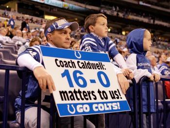 <a href="https://www.theepochtimes.com/assets/uploads/2015/07/coltsfans_medium.jpg"><img src="https://www.theepochtimes.com/assets/uploads/2015/07/coltsfans_medium.jpg" alt="Colts fans take the short-term view. (Andy Lyons/Getty Images)" title="Colts fans take the short-term view. (Andy Lyons/Getty Images)" width="320" class="size-medium wp-image-97159"/></a>