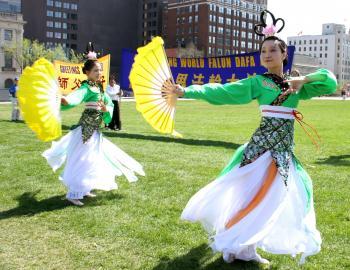 <a href="https://www.theepochtimes.com/assets/uploads/2015/07/d5_medium.jpg"><img src="https://www.theepochtimes.com/assets/uploads/2015/07/d5_medium.jpg" alt="Dancers perform at Falun Dafa Day on Parliament Hill. (Samira Boaou/The Epoch Times)" title="Dancers perform at Falun Dafa Day on Parliament Hill. (Samira Boaou/The Epoch Times)" width="320" class="size-medium wp-image-85983"/></a>
