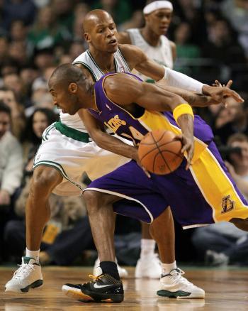 <a href="https://www.theepochtimes.com/assets/uploads/2015/07/koberay_medium.jpg"><img src="https://www.theepochtimes.com/assets/uploads/2015/07/koberay_medium.jpg" alt="THE MATCHUP: Kobe Bryant takes on Ray Allen. The Lakers beat the Celtics 110–109 in Boston on Thursday. (Elsa/Getty Images)" title="THE MATCHUP: Kobe Bryant takes on Ray Allen. The Lakers beat the Celtics 110–109 in Boston on Thursday. (Elsa/Getty Images)" width="300" class="size-medium wp-image-64577"/></a>