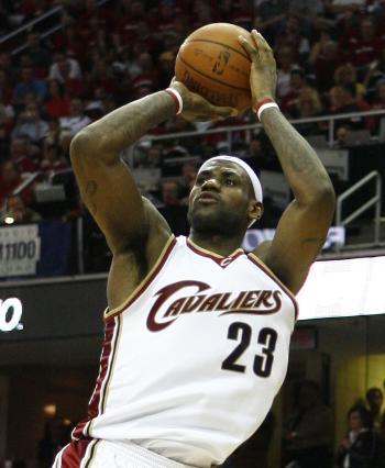 <a href="https://www.theepochtimes.com/assets/uploads/2015/07/lebron_medium.jpg"><img src="https://www.theepochtimes.com/assets/uploads/2015/07/lebron_medium.jpg" alt="KING JAMES: Leading the Cavs all-season, Lebron James is now the league's marquee player.  (Matt Sullivan/Getty Images)" title="KING JAMES: Leading the Cavs all-season, Lebron James is now the league's marquee player.  (Matt Sullivan/Getty Images)" width="300" class="size-medium wp-image-64945"/></a>