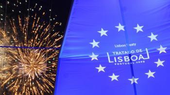 <a href="https://www.theepochtimes.com/assets/uploads/2015/07/lisbon93542129_medium.jpg"><img src="https://www.theepochtimes.com/assets/uploads/2015/07/lisbon93542129_medium.jpg" alt="Fireworks light up the sky during the ceremony to mark the entry into force of the European Union's Lisbon Treaty, on December 1, 2009 in Lisbon. (Dominique Faget/AFP/Getty Images)" title="Fireworks light up the sky during the ceremony to mark the entry into force of the European Union's Lisbon Treaty, on December 1, 2009 in Lisbon. (Dominique Faget/AFP/Getty Images)" width="320" class="size-medium wp-image-97359"/></a>