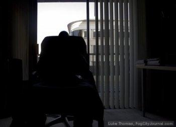 <a href="https://www.theepochtimes.com/assets/uploads/2015/07/witness_medium.jpg"><img class="size-medium wp-image-134490" title="The anonymous campaign worker sits in an apartment near Leland Yee's campaign office and talks to the press. (Luke Thomas/Fog City Journal)" src="https://www.theepochtimes.com/assets/uploads/2015/07/witness_medium.jpg" alt="The anonymous campaign worker sits in an apartment near Leland Yee's campaign office and talks to the press. (Luke Thomas/Fog City Journal)" width="320"/></a>