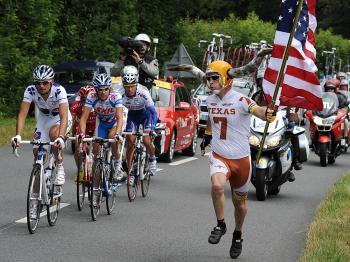 <a href="https://www.theepochtimes.com/assets/uploads/2015/07/zzflagger89020219_medium.jpg"><img src="https://www.theepochtimes.com/assets/uploads/2015/07/zzflagger89020219_medium.jpg" alt="A fan runs beside the breakaway riders, waving an American flag. (From L) Benoit Vaugrenard, Samuel Dumoulin, Thierry Hupont, and Mikhail Ignatiev. (Patrick Hertzog)" title="A fan runs beside the breakaway riders, waving an American flag. (From L) Benoit Vaugrenard, Samuel Dumoulin, Thierry Hupont, and Mikhail Ignatiev. (Patrick Hertzog)" width="320" class="size-medium wp-image-89197"/></a>