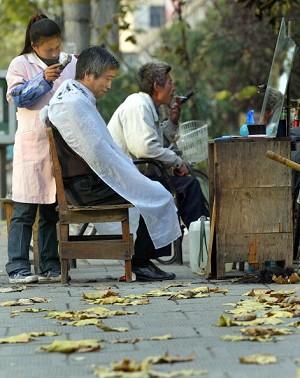 Roadside barbershop (AFP/Getty Images)