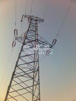 Electrical transmission towers near Dongzhou Village (The Epoch Times).
