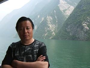 Gao Zhisheng in a ferry sailing in the Changjiang River. (Ma Wendu)