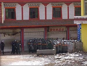 Police line up facing demonstrators in Amdo Labrang, Sangchu County, Gansu Province, Northeastern Tibet. (Phayul.com)