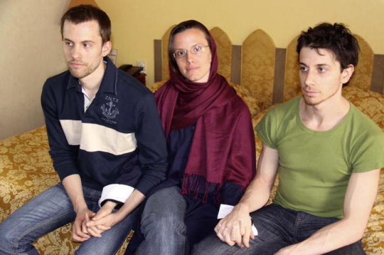 <a><img src="https://www.theepochtimes.com/assets/uploads/2015/09/100009958.jpg" alt="A picture obtained from Iran's state-run English-language Press TV shows detained U.S. hikers (L-R) Shane Bauer, Sarah Shourd, and Josh Fattal waiting to meet their mothers for the first time since their arrest, in the Iranian capital Tehran on May 20. (AFP PHOTO/PRESS TV )" title="A picture obtained from Iran's state-run English-language Press TV shows detained U.S. hikers (L-R) Shane Bauer, Sarah Shourd, and Josh Fattal waiting to meet their mothers for the first time since their arrest, in the Iranian capital Tehran on May 20. (AFP PHOTO/PRESS TV )" width="320" class="size-medium wp-image-1814837"/></a>