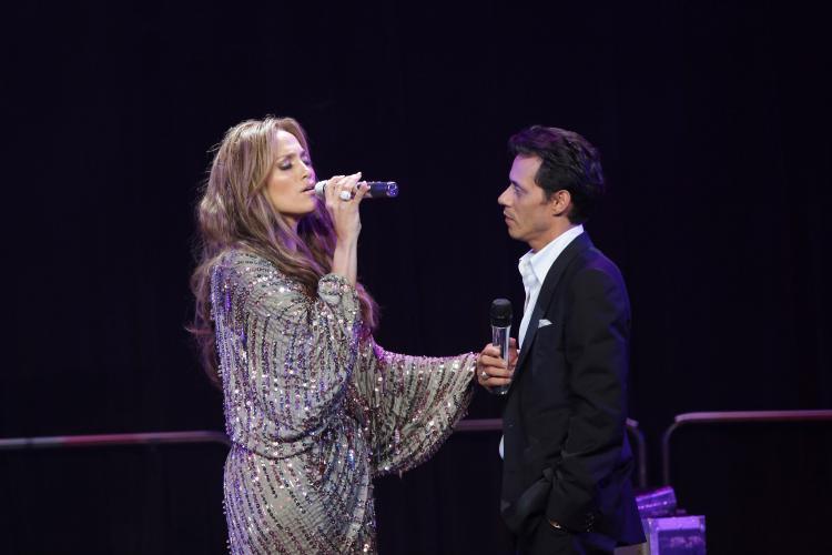 <a><img src="https://www.theepochtimes.com/assets/uploads/2015/09/102128237.jpg" alt="Singers Jennifer Lopez (L) and husband Marc Anthony perform at Samsung's 9th Annual Four Seasons of Hope Gala in New York City. (Neilson Barnard/Getty Images)" title="Singers Jennifer Lopez (L) and husband Marc Anthony perform at Samsung's 9th Annual Four Seasons of Hope Gala in New York City. (Neilson Barnard/Getty Images)" width="320" class="size-medium wp-image-1814696"/></a>