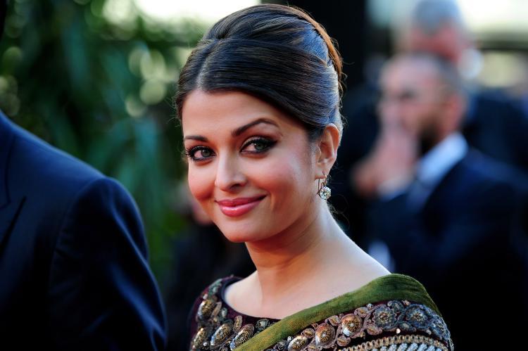 <a><img src="https://www.theepochtimes.com/assets/uploads/2015/09/102144027.jpg" alt="Endhirans lead female role is played by North Indian film star Aishwarya Rai, a former Miss India and Miss World, who is also one of Bollywood's most successful actresses. (Gareth Cattermole/Getty Images)" title="Endhirans lead female role is played by North Indian film star Aishwarya Rai, a former Miss India and Miss World, who is also one of Bollywood's most successful actresses. (Gareth Cattermole/Getty Images)" width="320" class="size-medium wp-image-1813964"/></a>