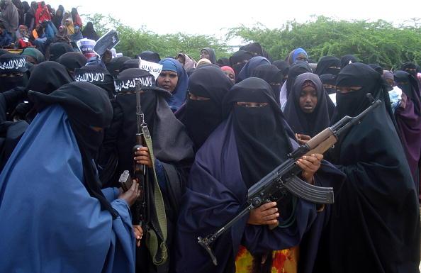 <a><img class="size-large wp-image-1791553" title="Somali women carry weapons during a demo" src="https://www.theepochtimes.com/assets/uploads/2015/09/102628084.jpg" alt="" width="590" height="382"/></a>
