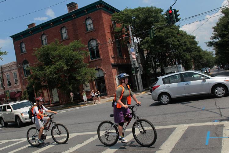 <a><img src="https://www.theepochtimes.com/assets/uploads/2015/09/103026188Bikes.jpg" alt="People ride bicycles downtown in central Rhinebeck, New York. (Chris Hondros/Getty Images)" title="People ride bicycles downtown in central Rhinebeck, New York. (Chris Hondros/Getty Images)" width="320" class="size-medium wp-image-1815094"/></a>