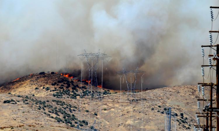 <a><img src="https://www.theepochtimes.com/assets/uploads/2015/09/103171664.jpg" alt="A fire continues to burn July 30, 2010 in the hills above Palmdale, California. (Kevork Djansezian/Getty Images)" title="A fire continues to burn July 30, 2010 in the hills above Palmdale, California. (Kevork Djansezian/Getty Images)" width="320" class="size-medium wp-image-1816792"/></a>