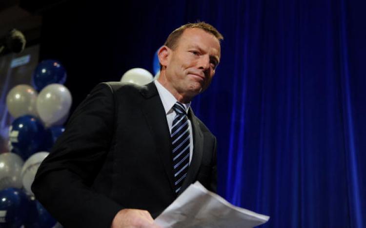 <a><img src="https://www.theepochtimes.com/assets/uploads/2015/09/103527124.jpg" alt="Australian coalition party leader Tony Abbott arrives to make a speech at an election night function in Sydney on August 21. (Greg Wood/AFP/Getty Images)" title="Australian coalition party leader Tony Abbott arrives to make a speech at an election night function in Sydney on August 21. (Greg Wood/AFP/Getty Images)" width="320" class="size-medium wp-image-1815864"/></a>