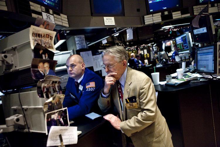 <a><img src="https://www.theepochtimes.com/assets/uploads/2015/09/107834715.jpg" alt="LOOKING FOR DIRECTION: Traders work on the floor of the New York Stock Exchange last week. U.S. stocks will look to the fourth-quarter earnings season, which begins this week, for direction on the U.S. economy.(Ramin Talaie/Getty Images)" title="LOOKING FOR DIRECTION: Traders work on the floor of the New York Stock Exchange last week. U.S. stocks will look to the fourth-quarter earnings season, which begins this week, for direction on the U.S. economy.(Ramin Talaie/Getty Images)" width="320" class="size-medium wp-image-1809923"/></a>