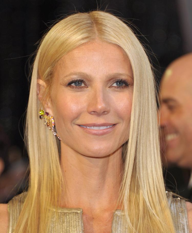 <a><img src="https://www.theepochtimes.com/assets/uploads/2015/09/109637377.jpg" alt="Gwyneth Paltrow arrives at the 83rd Annual Academy Awards held at the Kodak Theatre on Feb. 27, 2011 in Hollywood, California. (John Shearer/Getty Images)" title="Gwyneth Paltrow arrives at the 83rd Annual Academy Awards held at the Kodak Theatre on Feb. 27, 2011 in Hollywood, California. (John Shearer/Getty Images)" width="320" class="size-medium wp-image-1806994"/></a>