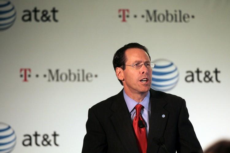 <a><img class="size-large wp-image-1794935" title="AT&T Acquires T-Mobile USA For $39 Billion" src="https://www.theepochtimes.com/assets/uploads/2015/09/110501012.jpg" alt="" width="590" height="393"/></a>