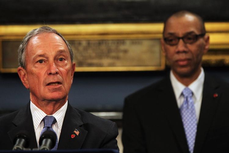 <a><img src="https://www.theepochtimes.com/assets/uploads/2015/09/111831126.jpg" alt="New York City Mayor Michael Bloomberg (L) speaks while introducing Dennis Walcott, his current deputy mayor for education, as the new Schools Chancellor for New York City following the departure of the controversial Cathleen Black on April 7, 2011 in New  York City. (Spencer Platt/Getty Images)" title="New York City Mayor Michael Bloomberg (L) speaks while introducing Dennis Walcott, his current deputy mayor for education, as the new Schools Chancellor for New York City following the departure of the controversial Cathleen Black on April 7, 2011 in New  York City. (Spencer Platt/Getty Images)" width="320" class="size-medium wp-image-1805881"/></a>