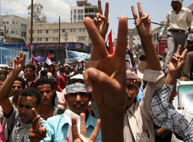 <a><img src="https://www.theepochtimes.com/assets/uploads/2015/09/113138787.jpg" alt="Yemenis protest calling for the ouster of Yemeni President Ali Abdullah Saleh in the flashpoint city of Taiz (Taez) on April 24. (-/AFP/Getty Images)" title="Yemenis protest calling for the ouster of Yemeni President Ali Abdullah Saleh in the flashpoint city of Taiz (Taez) on April 24. (-/AFP/Getty Images)" width="320" class="size-medium wp-image-1805019"/></a>