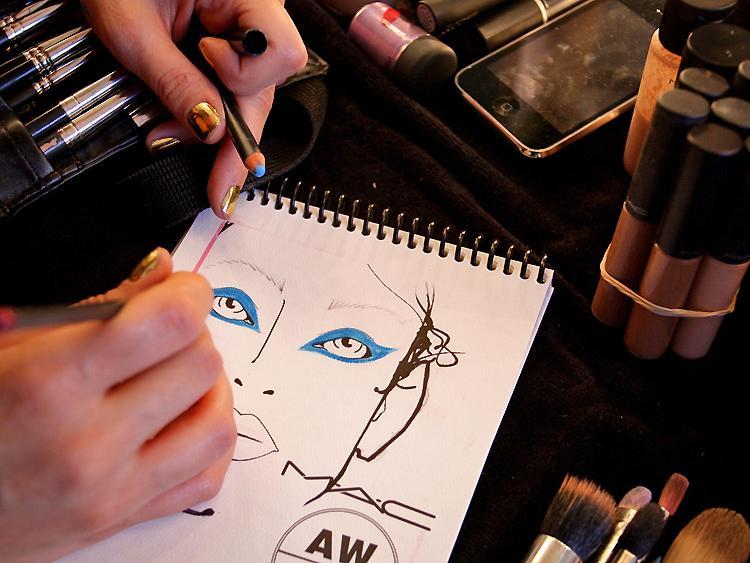 <a><img src="https://www.theepochtimes.com/assets/uploads/2015/09/113608843.jpg" alt="Detail of a makeup plan at a spring fashion show. If you are putting a pop of color on your eyes, wearing an equally bright lipstick may be too much, but balance is key. (Lisa Maree Williams/Getty Images)" title="Detail of a makeup plan at a spring fashion show. If you are putting a pop of color on your eyes, wearing an equally bright lipstick may be too much, but balance is key. (Lisa Maree Williams/Getty Images)" width="320" class="size-medium wp-image-1804371"/></a>